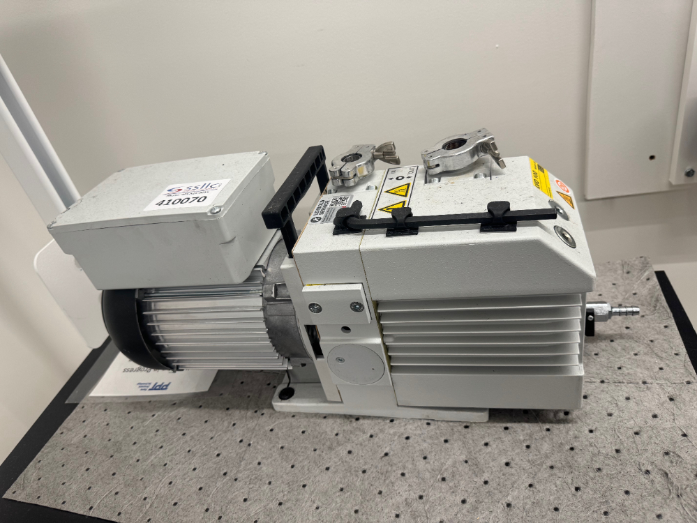 Image of Leybold D8B Vacuum Pump